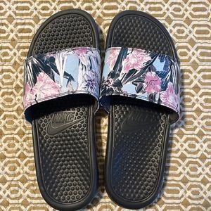 Womens Nike slides